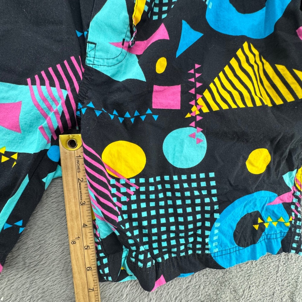 Massive Mens XL Retro 80s 90s Memphis Geometric Neon Shorts Black 19G415 - Picture 7 of 7